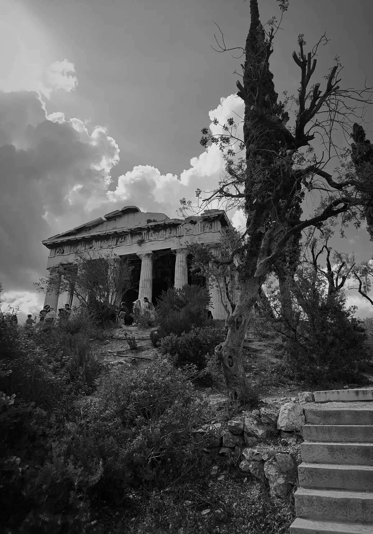 Temple antique en noir et blanc : série voyage de Léa Créon Bossonnet